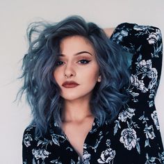 Pinterest: yvesse gyambibi Short Blue Hair, Denim Hair, Awesome Hairstyles, Hair Color Unique, Pastel Hair, Dye My Hair, Long Bob, Grunge Hair