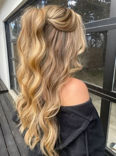 Down Hoco Hairstyles, Bridesmaid Hair Inspo, Bridemaids Hairstyles, Guest Hair, Fancy Hair, Bridesmaid Hair Makeup