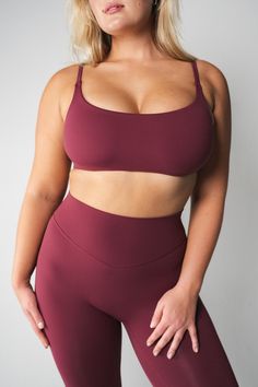 Our Cloud II classic scoop sports bra is designed for the ultimate comfort whether you are enjoying your workout of the day or stopping at your favorite coffee shop. This bra offers medium support & compression to flatter your figure. Workout Of The Day, Red Sports Bra, Womens Bras, Athletic Apparel, The Cloud, Bra Women, Bra Tops, Blackberry, Lady In Red