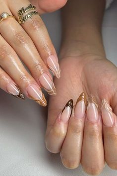 Nail Inspo Brown French Tip, Nails 2024 Square, Simple But Elegant Nails, Tip Nail Designs, Anne White, Vacation Hairstyles, French Tip Nail Designs, Short Coffin, Classic French Manicure