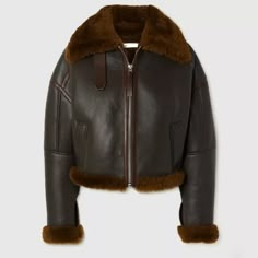 Women Brown Aviator Shearling Sheepskin Cropped Bomber Jacket Front Shearling Jacket Women, Fur Leather Jacket, Blazer Jeans, Trim Jacket, Aviator Jackets, Aviator Style, Mode Inspo, Shearling Jacket, Crop Jacket