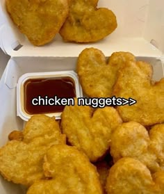 chicken nuggets with ketchup in a box