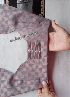 Deep Neck Design For Blouse, Blouse Short Hands Design, Pattern Neck Designs For Blouse, Blouse Neck Simple Designs, Simple Hand Blouse Designs, Blaous Design Hand, Blouse Simple Neck Design, Pattern Blouse Back Neck Designs Model, Blouse Designs Latest Boat Neck Back Side