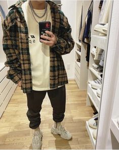 Yeezy 500 Granite Outfit, Outfits Winter 2023, Men's Casual Outfits Winter, Yeezy Fits, Xhosa Outfits, Mens Outfits With Boots