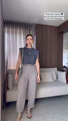 Grey Slacks Outfit Women, Aufits Aesthetic, Jw Fashion, Look Rock, Work Fashion, Glow Up?