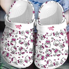 Crocs Outfit, White Clogs, White Crocs, Hello Kitty Gifts, Hello Kitty Shoes, Crocs Clog, Kitty Clothes, Hello Kitty Clothes