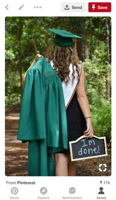 All older siblings in cap & gown, each with the date they graduated written on a chalkboard. (In chronological order) Senior Year Pictures, Senior Graduation Party, Graduation Photography Poses, Gown Pictures, Graduation Poses, Graduation Picture Poses, Graduation Photography