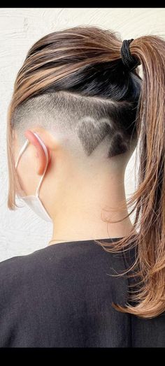 Undercut Lines, Simple Undercut, Cyberpunk Hairstyles, Shaved Hair Women, Crop Haircut, Shaved Side Hairstyles, Buzzed Hair