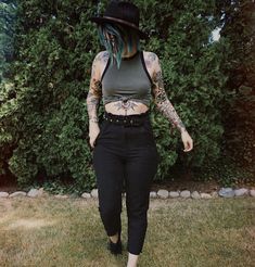 Grunge Outfit Inspiration, Elder Emo, Estilo Hipster, Monochromatic Fashion, Looks Street Style, Looks Black, Every Color, Alternative Outfits, Fashion Fits