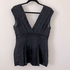 Brand New With Tag Bcbgmaxazria V Neck Black Blouse Xs Chest 32" 66% Cotton 34% Silk 1g Chic V-neck Top For Cocktail, Elegant Short Sleeve Cocktail Tops, Sleeveless Tops For Spring Cocktail, Casual Sleeveless Blouse For Evening, Spring Cocktail Fitted Blouse, Summer Cocktail V-neck Top, Fitted Sleeveless Blouse For Night Out, Black Spring Cocktail Tops, Sleeveless Summer Cocktail Blouse