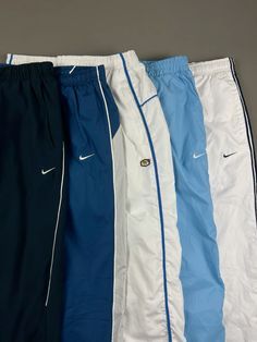 Nike Vintage Trackpants in diffenent Colourways😍 Covered Clothes, Sport Clothing, Cute Nike Outfits, Mode Chanel, Clothing Pieces, Nike Vintage, Cool Outfits For Men, Easy Trendy Outfits, 가을 패션