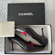 In Great Shape, Classic Style With Chanel Sophistication! Chanel Classic Heels, Shoes Chanel, Classic Pumps, Chanel Black, Chanel Shoes, Mary Janes, Shoes Women Heels, Classic Style, Shoes Heels