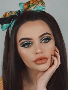 Carnaval Make-up, 1960s Makeup, Vintage Makeup Looks, Dark Brown Highlights, Brown Ombre Hair, Chocolate Brown Hair Color, Retro Makeup, How To Draw Eyebrows, Heavy Makeup