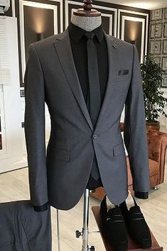 Men With Class Gentleman Style, Full Black Suit, Black And Grey Suit, Terno Slim Fit, All Black Suit, Stylish Mens Suits, Black Suit Men