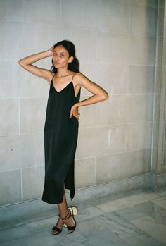 Sade Slip Dress – Kamperett Black Slip Dress Outfit, Arizona Fashion, Silk Dresses Outfit, Casual Silk Dresses, Slip Dress Outfit, Linen Slip Dress, Minimal Dress, Long Slip Dress, Black Silk Dress