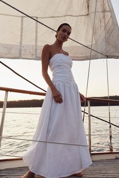 Australian Formal Aesthetic, Yacht Day Outfit, Profession Photoshoot, White Summer Maxi Dress, Parisian Aesthetic, Club Fashion, Satin Maxi Skirt, Coastal Elegance, Dress Vacation