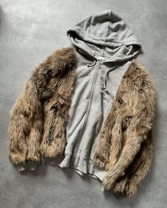 Dries Van Noten Fur Hooded Grey Sweater 🤎🩶 Fur Goods, Fashion Archive, Archive Fashion, Edgy Chic, New Rock, Clothing Mockup, Vintage Hoodies, Clothes Crafts