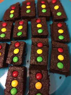 there are many brownies with candy on them