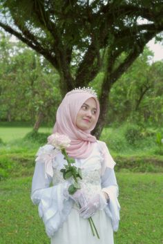 Pose Yearbook, Hijabi Coquette, Coquette Hijab, Vintage Hijab, Hijab Vintage, Outfit Bts, Barbie Jokes, Cottagecore Outfit