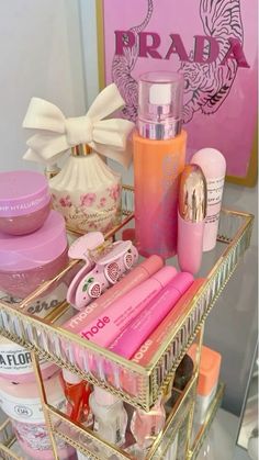 Pink Preppy Aesthetic, Aesthetic Organizer, Makeup Beauty Room, Room Organizer, Preppy Bedroom, Preppy Inspiration, Pink Preppy, Preppy Room Decor, Preppy Room