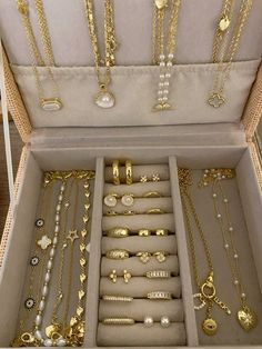 Gold Jewelry Essentials, Jewelry Aesthetic Girl, Christmas List Jewelry, Gold Jewelry Inspo Aesthetic, Jewelry Gold Aesthetic, Amazon Gold Jewelry, That Girl Jewelry, Jelewry Gold, Essential Jewelry Pieces