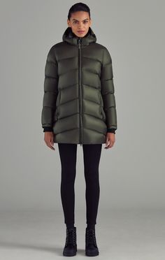 The Balleny is a lightweight women's puffer jacket made with recycled materials and a comfortable A-line fit. Fitted Functional Puffer Outerwear, Stretch Puffer Outerwear For Cold Weather, Quilted Parka For Outdoor, Sporty Outerwear With Padded Collar, Casual Down Quilted Jacket, Weights For Women, Puffer Jacket Women, Down Parka, Womens Size Chart