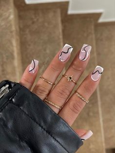 White With Black Nail Designs, Square Nail Swirl Designs, Square Swirl Acrylic Nails, Cute Nails White And Black, Nail Design For Short Square Nails, Cute Receptionist Nails, White And Black Square Nails, Short Swirl Nail Designs, Blake And White Nails