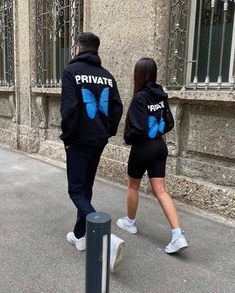 El,el novio de mi hermana yo su amiga.....pasara algo mas que una ami… #novelajuvenil # Novela Juvenil # amreading # books # wattpad Couple Fits, Cute Couple Outfits, Matching Couple Outfits, Stil Inspiration, Relationship Goals Pictures, Modieuze Outfits, Cute Relationship Goals, Alam Semula Jadi, Photoshoot Outfits