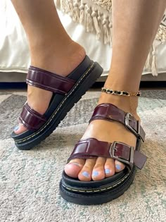 Summer Outfit Shoes, 2024 Spring Shoes Trends Women, Aesthetic Summer Shoes, Womens Shoes 2023, Summer Outfits Shoes, Sneaker Fashion Women, Aesthetic Sandals, Cute Clothes Summer, Dress With Sandals