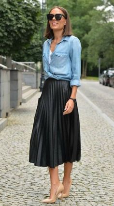 Over 50 Summer Outfits, How To Wear A Pleated Skirt, Summer Outfits Ideas, Fashion Mistakes, Work Outfits Women