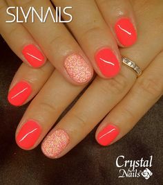 Nail Dip Designs Summer, Summer Gel Nails Glitter, Short Dip Powder Nails Spring Pink, Dipped Nails Ideas Spring 2023, Shellac Nails Designs Short Natural, Summer Gel Mani, Simple Summer Dip Nails, May Dip Nails Ideas 2024, Summer Nails With Accent Nail