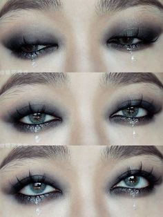 alt dark douyin makeup Dark Makeup Asian Eyes, Under Eye Color Eyeshadow, Gills On Neck, Emo Nite Makeup, Messy Black Eye Makeup, Neutral Goth Makeup, Simple Dark Makeup Looks, Black And Blue Eyeshadow, Goth Contour