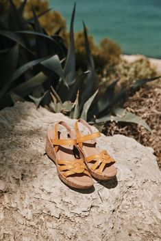 Feeling magnetic in marigold…  Express the colors of your personality with our new Tropical wedge.🥥🤍  Shop Tropical: https://bit.ly/3VDuxXN Log In, Log