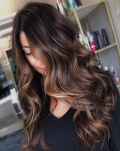 Diffused Light Brown Highlights Chocolate Brown Hair Color Ideas, Brown Hair Color Ideas, Chocolate Brown Hair Color, Brown Ombre Hair, Brown Hair Color, Chocolate Brown Hair, Jessie James, Fall Hair Color For Brunettes, Hairstyle Trends