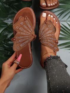 Brown Fashionable Collar   Animal Thong Sandals Embellished   Women Shoes Crystal Wedding Shoes, Spring Sandals, Comfortable Slippers, Brown Flats, Shoe Boutique, Womens Tights, Women's Boutique, Spring Shoes