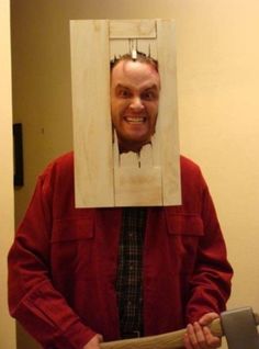 good costumes for guys - Jack Nicholson as Jack in the Shining 🪓😱 great easy Halloween costume for men, just need a plaid shirt and little DIY creativity | halloween costume ideas for men simple horror movie Costume Ideas For Guys, Modest Halloween Costumes, Last Minute Kostüm, Painting Tattoos, Kid Costumes, Easy College Halloween Costumes, Popular Halloween Costumes, Diy Couples Costumes