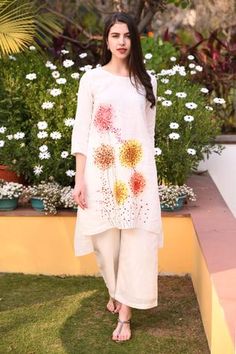 Shop for Linen Bloom White Linen Hand Painted Tunic for Women Online at Aza Fashions White Asymmetrical Hem Tunic For Spring, Tunics Online, High Low Tunic, Buy Linen, Luxury Sale, White Hand, Womens Tunics, Not For Sale, Festival Wear