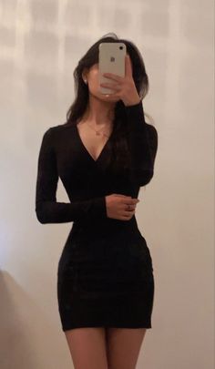 Long Sleeve Homecoming Dresses, Black Homecoming Dress, Homecoming Dresses Long, Party Dress Long Sleeve, Cooler Look, A Mirror, Mode Inspiration, Teen Fashion Outfits