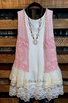 Boho Plus Size Outfits, Crochet Lace Vest, Bohemian Crochet, Morning Dress, Stylish Outfits For Women Over 50, Womens Outfits, Cardigan Kimono, Boho Summer Outfits