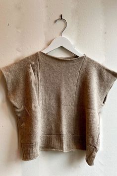 The Wilkins Vest original in 100% cashmere crop sweater. Raw neck opening with princess seams on the front and back. Rib banding on the hem of the sweater. Love. Build A Wardrobe, Crop Sweater, Princess Seams, Princess Seam, Cashmere Sweater, Cropped Sweater, Sweater Vest, Cashmere Sweaters, Looks Great