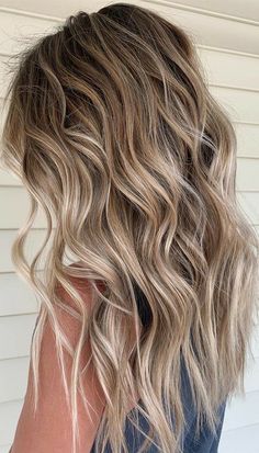 Blonde Highlights On Brown Hair Not Balayage, Light Brown To Blonde Highlights, Auburn Brown And Blonde Hair, Highlights Into Balayage Blonde, Highlights B Hair Blonde, Sandy Hair With Highlights, Brown Hair With Big Blonde Highlights, Mid Length Dimensional Blonde, Dark Blonde And Brown Hair