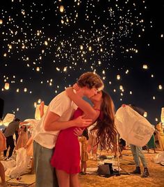 Dream Dates, Floating Lanterns, Teenage Love, The Love Club, Foto Poses, Photo Couple, Cute Relationship Goals, Paros