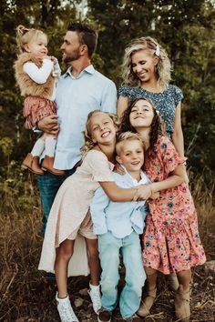 Family Of 6 Family Photos, Family Pictures With 6 People, Family Photo Poses 7 People, Extended Family Lifestyle Photography, Family Of 6 Christmas Pictures, Family Portrait Poses For 6, Family Of 6 Photoshoot Ideas, Large Family Poses Photography