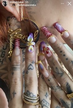 Expensive Nails, Maximalist Jewelry, Crazy Nails, Toenail Fungus, Fire Nails, How To Do Nails, Toe Nails, Short Nails, Nails Inspiration