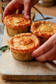 Small Pies, Onion Pie, Beef Pies, Scottish Recipes, Pies Maker, Meat Pie, Irish Recipes, English Food, British Food