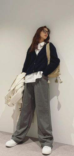 Korean Street Fashion Women, Korean Minimalist Fashion, Baggy Jeans For Women, Minimalist Fashion Women, Easy Trendy Outfits, Streetwear Fashion Women