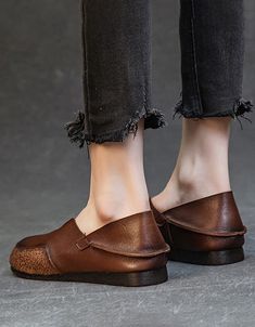 Comfortable Soft Leather Slip-on Retro Flat Shoes 35-41 — Obiono Obiono Shoes, Elegant Chunky Heels, Harem Pants Jumpsuit, Silk Dress Short, Summer Boots, Women Shoes Online, Summer Vintage, Spring Color, Chunky Heels Sandals