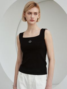 This sleeveless top from NICK&NICOLE stands out with its square neckline, offering an unburdened silhouette with a stable top note.- Wide shoulder straps ensuring a secure fit- The front featuring the Nick&Nicole signature symbol logo embroidery- Design combining elegance with comfort Chic Fitted Tank Top With Square Neck, Chic Square Neck Fitted Tank Top, Chic Square Neck Tank Top, Elegant Square Neck Fitted Tank Top, Square Neck Camisole, Nicole Signature, Symbol Logo, Square Necklines, Cami Tanks