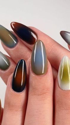 Apres Ski Nails, Fun Nail Ideas For Summer, Cool Winter Nails, Fall Aura Nails, Celeb Nails, Winter Nails Designs, Trendy Nails Fall, Female Overcoat, Airbrush Nail Art