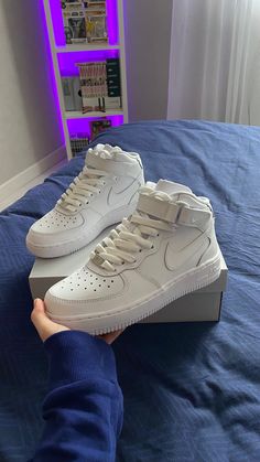 Nike Shoes 2023, Zapatillas Aesthetic, Af1 Mid, Air Force High, Shoes Aesthetic, Gym Aesthetic, Trendy Shoes Sneakers, White Nike Shoes